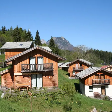 Holiday Alpenrose.11 *